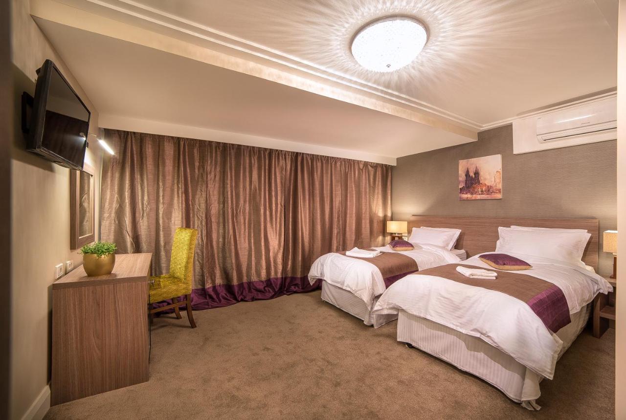 The Frontier Hotel Szeretvásár Kültér fotó