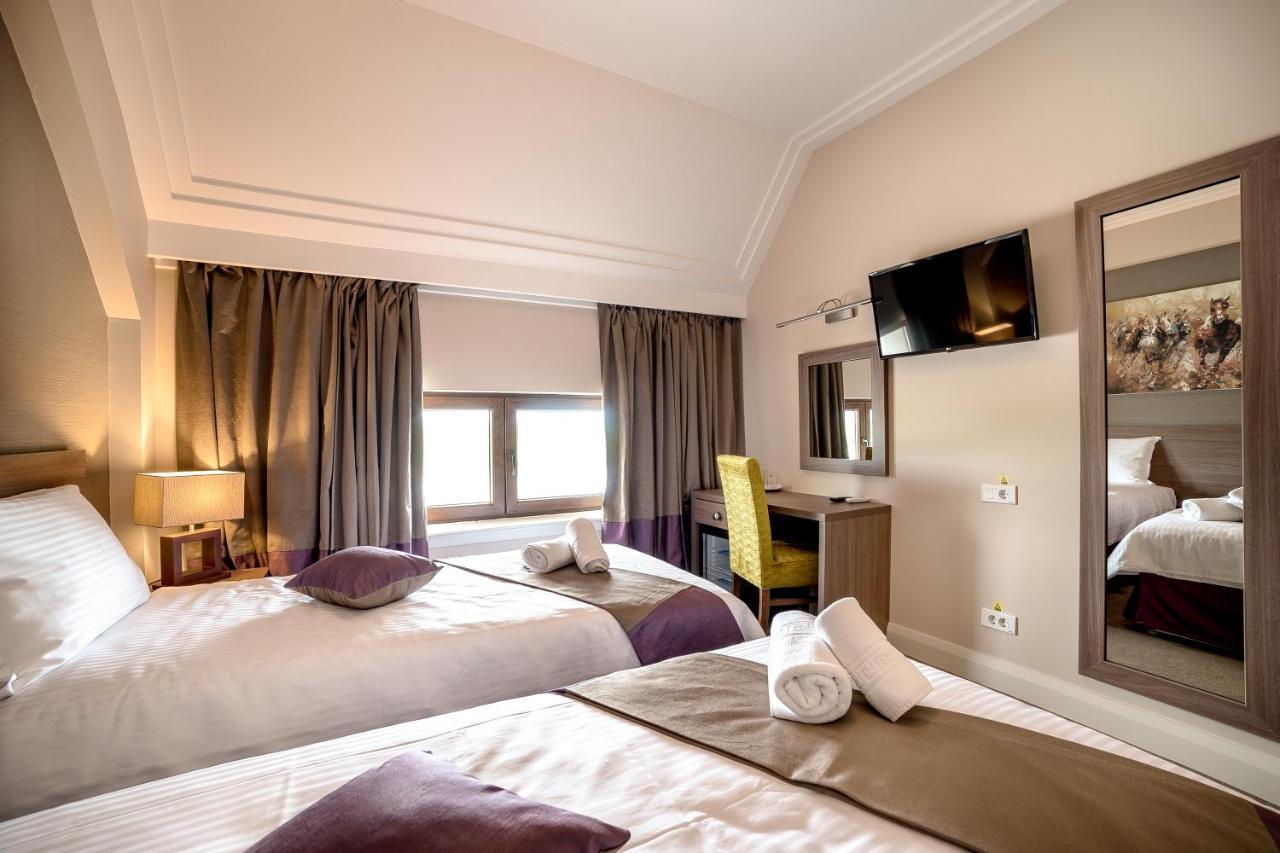 The Frontier Hotel Szeretvásár Kültér fotó