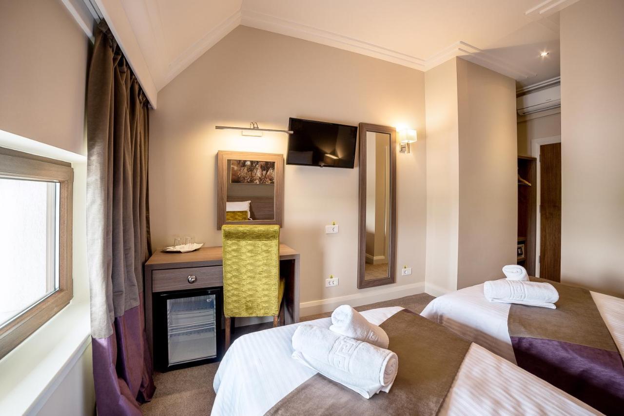 The Frontier Hotel Szeretvásár Kültér fotó